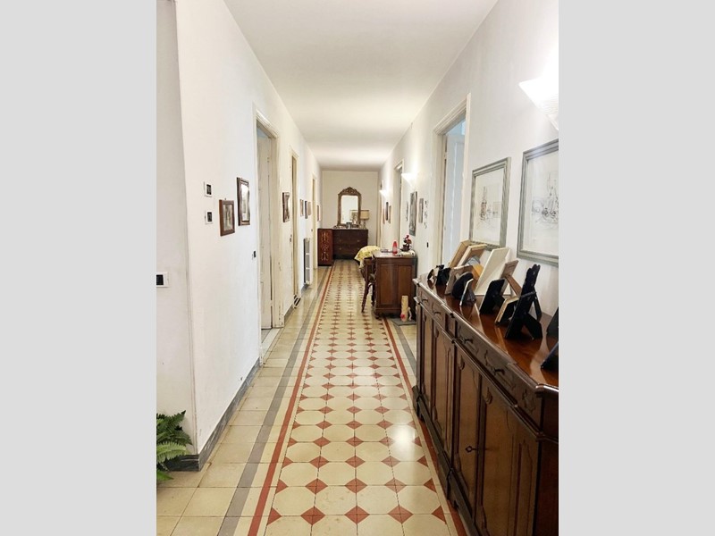 Appartamento in Vendita a La Spezia, 340'000€, 147 m²