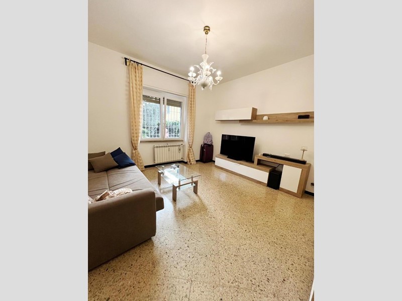 Trilocale in Vendita a La Spezia, zona Pegazzano, 135'000€, 68 m², arredato