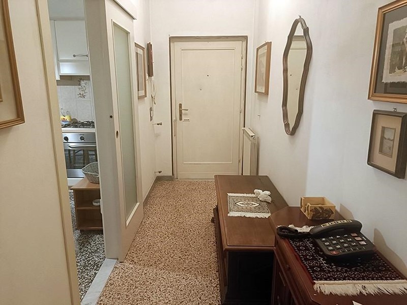 Appartamento in Vendita a Carrara, 115'000€, 72 m², arredato