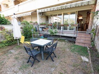 Villetta a schiera in Vendita a Luni, zona Dogana, 255'000€, 130 m², arredato
