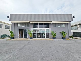 Immobile commerciale in Vendita a Massarosa, 420'000€, 600 m²