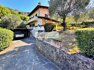 Casa Semi Indipendente in Vendita a Pietrasanta, 445'000€, 155 m²