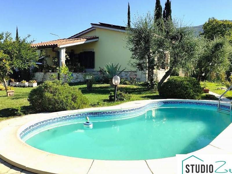 Villa in Vendita a Montecchio, 245'000€, 85 m²