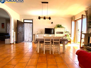 Villa in Vendita a Monteprandone, 325'000€, 623 m²