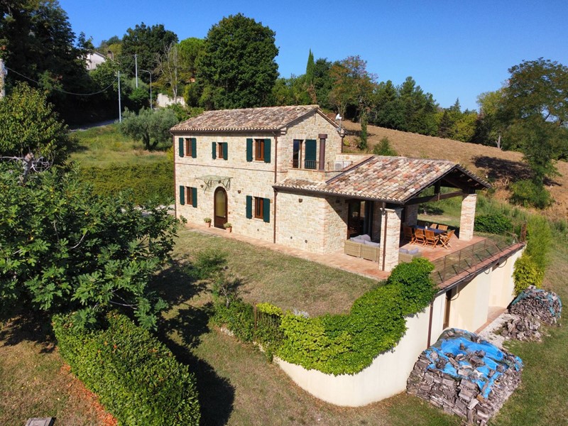 Rustico in Vendita a Loro Piceno, 599'000&euro;, 215 m²