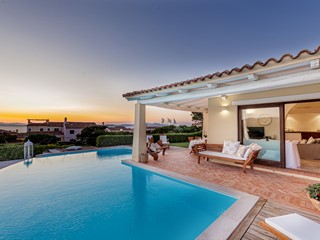 Villa in Vendita a Arzachena, 1'800'000€, 200 m²