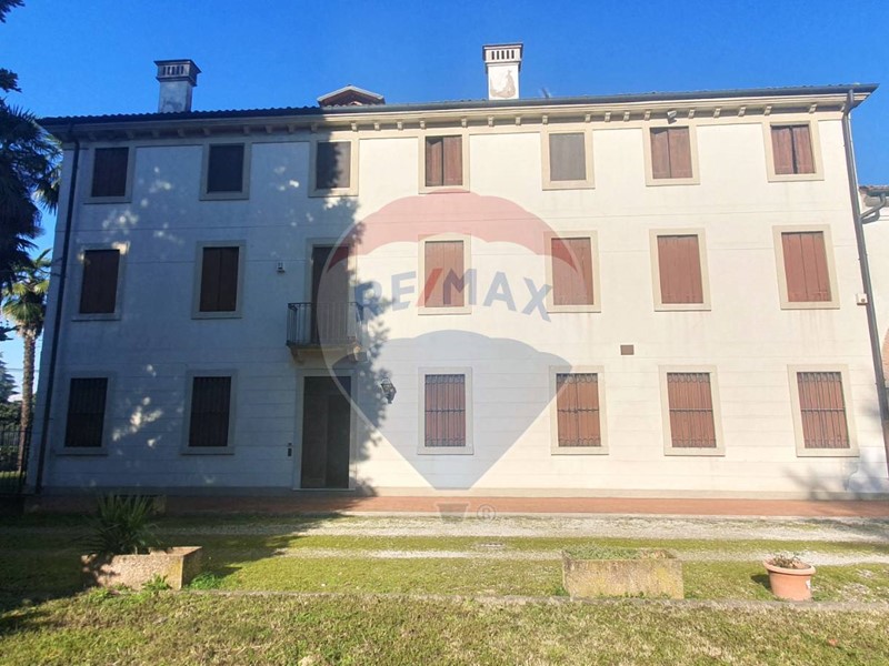 Casa Semi Indipendente in Vendita a Vicenza, 550'000€, 622 m²