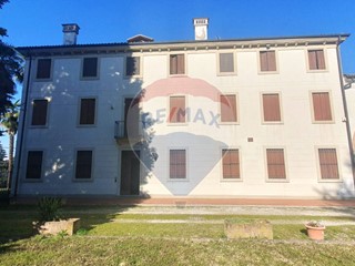 Casa Semi Indipendente in Vendita a Vicenza, 550'000€, 622 m²