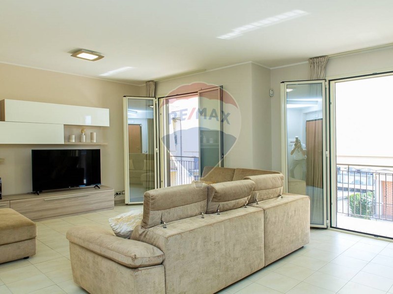 Appartamento in Vendita a Acireale, 175'000&euro;, 130 m²