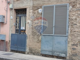 Casa Indipendente in Vendita a Misterbianco, 50'000€, 80 m²