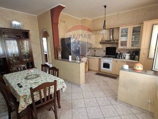 Quadrilocale in Vendita a Catania, 85'000&euro;, 110 m²