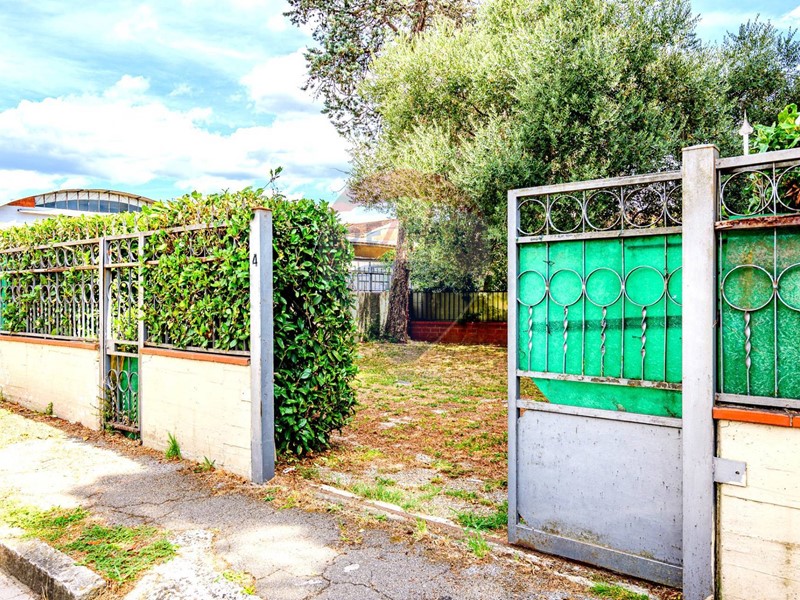 Terreno agricolo in Vendita a Prato, 29'700€, 110 m²