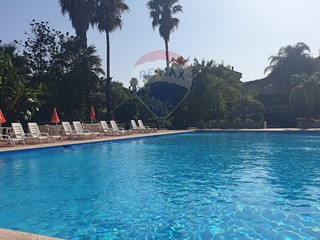 Appartamento in Vendita a Catania, 295'000&euro;, 150 m²