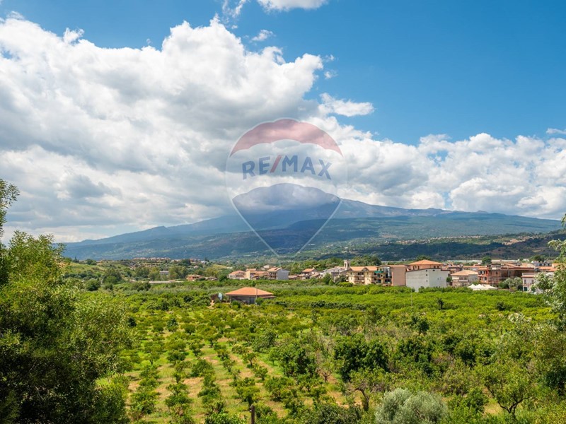 Terreno agricolo in Vendita a Calatabiano, 750'000€, 60000 m²