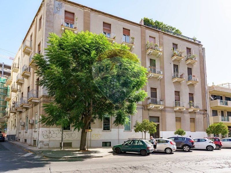 Appartamento in Vendita a Catania, 119'000&euro;, 103 m²