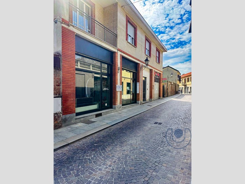 Appartamento in Vendita a Chieri, 340'000€, 280 m²