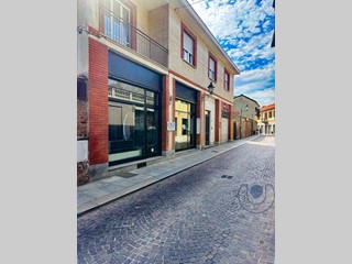 Appartamento in Vendita a Chieri, 340'000€, 280 m²