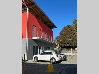 Immobile commerciale in Affitto a Castronno, 1'250&euro;, 214 m²