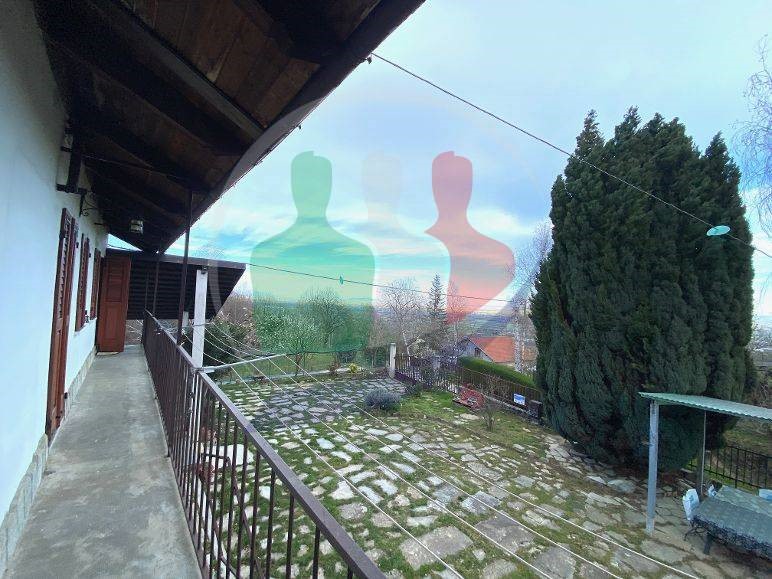 Rustico in Vendita a Bagnolo Piemonte, 119'000€, 180 m²