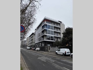 Ufficio in Affitto a Milano, 4'583€, 218 m²