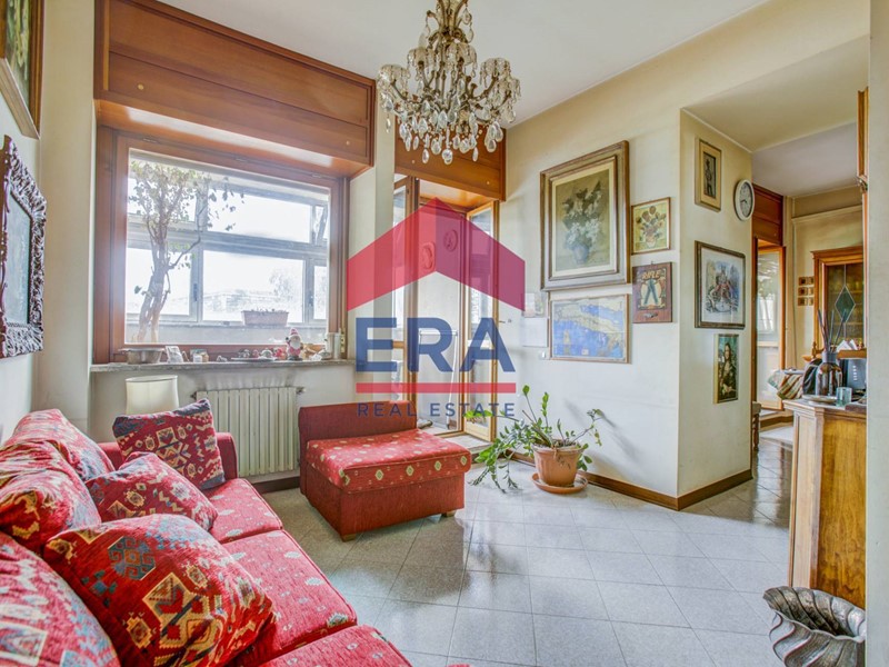 Quadrilocale in Vendita a Roma, 375'000&euro;, 134 m²