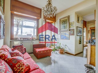 Quadrilocale in Vendita a Roma, 375'000&euro;, 134 m²
