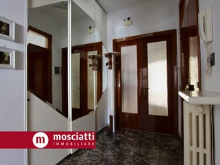 Appartamento in Vendita a Castelraimondo, 95'000&euro;, 120 m²