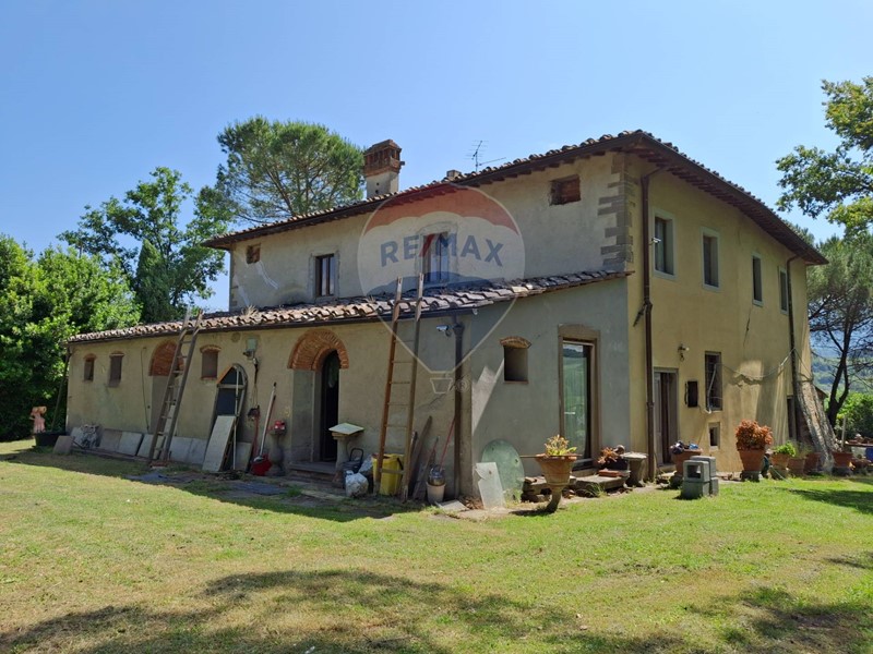 Rustico in Vendita a Figline e Incisa Valdarno, 599'000€, 460 m², con Box