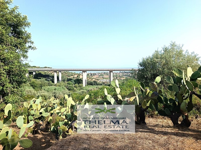 Terreno agricolo in Vendita a Campofelice di Roccella, 26'000€, 2637 m²