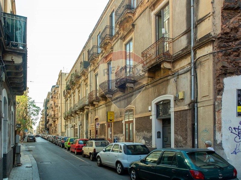 Appartamento in Vendita a Catania, 159'000&euro;, 130 m²