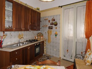 Casa Indipendente in Vendita a Castelvetrano, 65'000&euro;, 235 m²