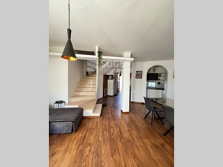 Appartamento in Vendita a Castelfranco Piandiscò, 250'000€, 150 m²