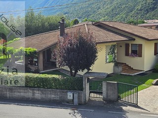 Casa Indipendente in Vendita a Bagolino, 520'000€, 350 m²