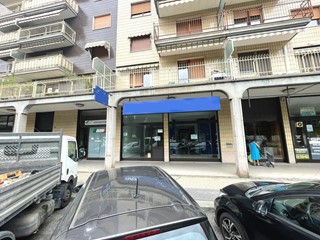Negozio in Vendita a Torino, 150'000€, 102 m²