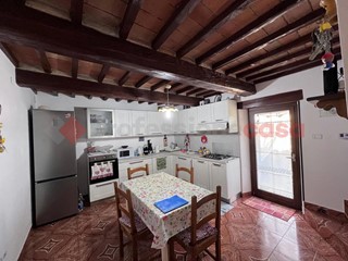 Quadrilocale in Vendita a Civitella in Val di Chiana, 130'000€, 131 m², arredato