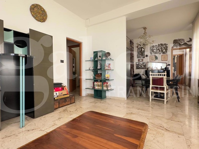Appartamento in Vendita a Bologna, 498'000€, 155 m²