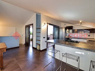 Quadrilocale in Vendita a Paderno Dugnano, 335'000€, 160 m²