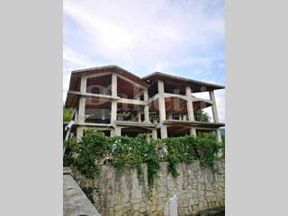 Villa in Vendita a Marano Marchesato, 55'000€, 345 m²