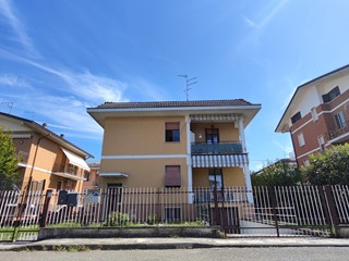 Quadrilocale in Vendita a Rottofreno, 228'000€, 145 m²