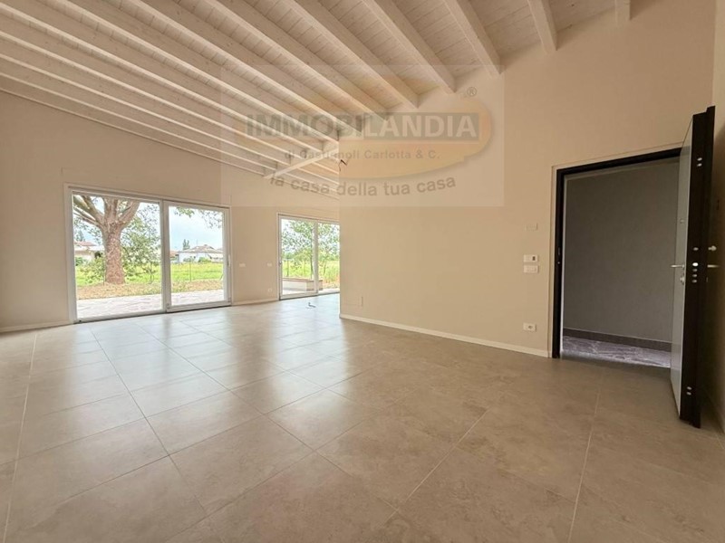 Villa bifamiliare in Vendita a Comazzo, 381'000€, 156 m²