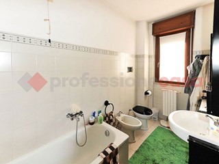 Villetta a schiera in Vendita a Castano Primo, 238'000€, 120 m²