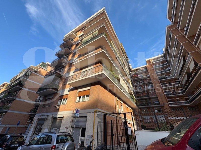 Trilocale in Vendita a Roma, 449'000&euro;, 122 m²