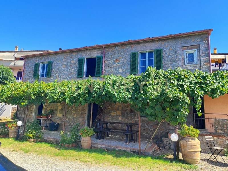 Casa Indipendente in Vendita a Gavorrano, 320'000€, 180 m²