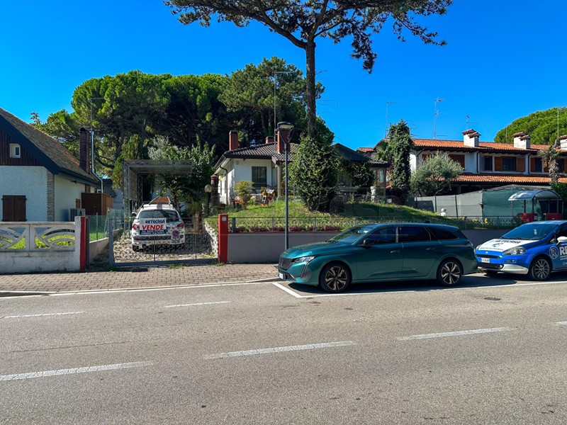 Casa Indipendente in Vendita a Lignano Sabbiadoro, 380'000€, 178 m²