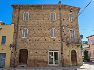 Appartamento in Vendita a Novafeltria, 78'000&euro;, 238 m²