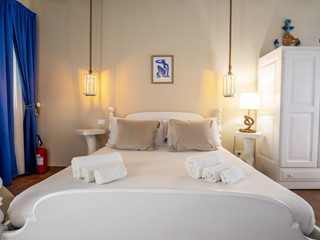 Appartamento in Vendita a Siracusa, zona Ortigia-Umberto, 490'000€, 180 m², arredato