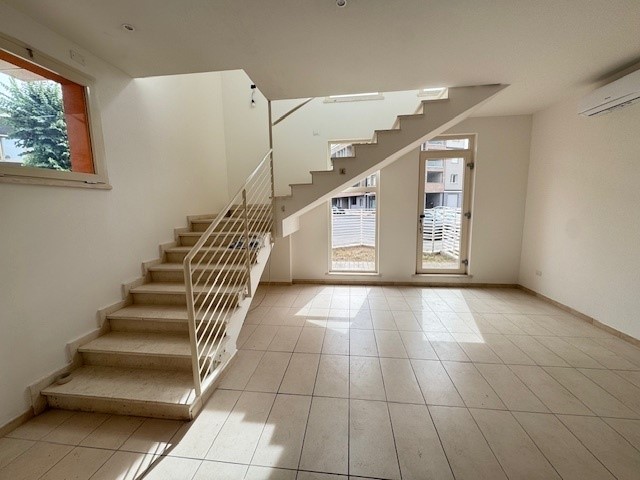 Casa Indipendente in Vendita a Vaiano, 269'000&euro;, 100 m²