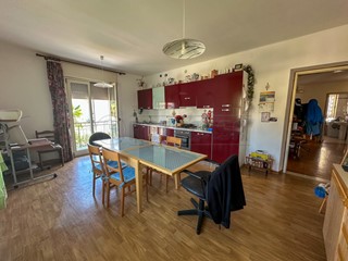 Appartamento in Vendita a Bagnaria Arsa, 98'000€, 162 m², arredato