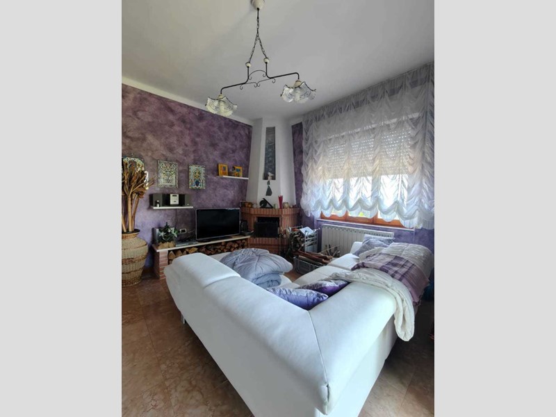 Casa Semi Indipendente in Vendita a Bagnone, 110'000€, 70 m²