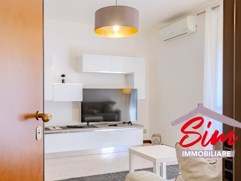 Bilocale in Vendita a Trecate, 89'000€, 58 m², con Box